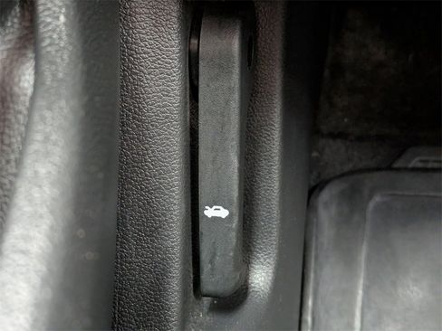 Used 2019 Hyundai Elantra SE w/ Cargo Package image 31