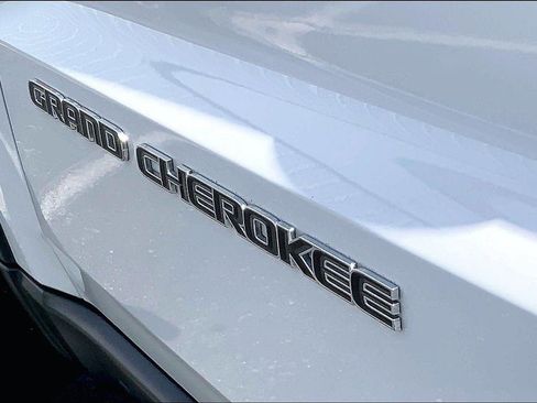 Used 2021 Jeep Grand Cherokee Limited w/ Luxury Group II AWD/4WD image 8
