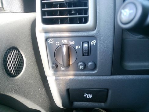 Used 2005 GMC Canyon SLE w/ Safe And Sound Package AWD/4WD image 36