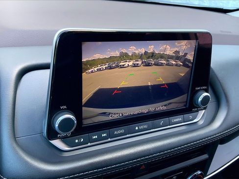 Certified 2023 Nissan Rogue S image 24