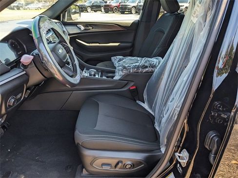 New 2025 Jeep Grand Cherokee Laredo X w/ Luxury Tech Group I image 6