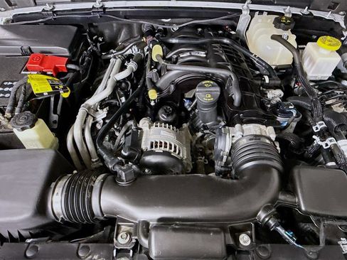 Used 2023 Jeep Gladiator Sport AWD/4WD image 34
