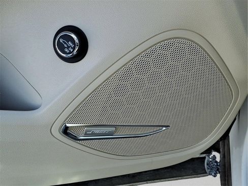 Used 2023 Buick Envision Avenir image 13