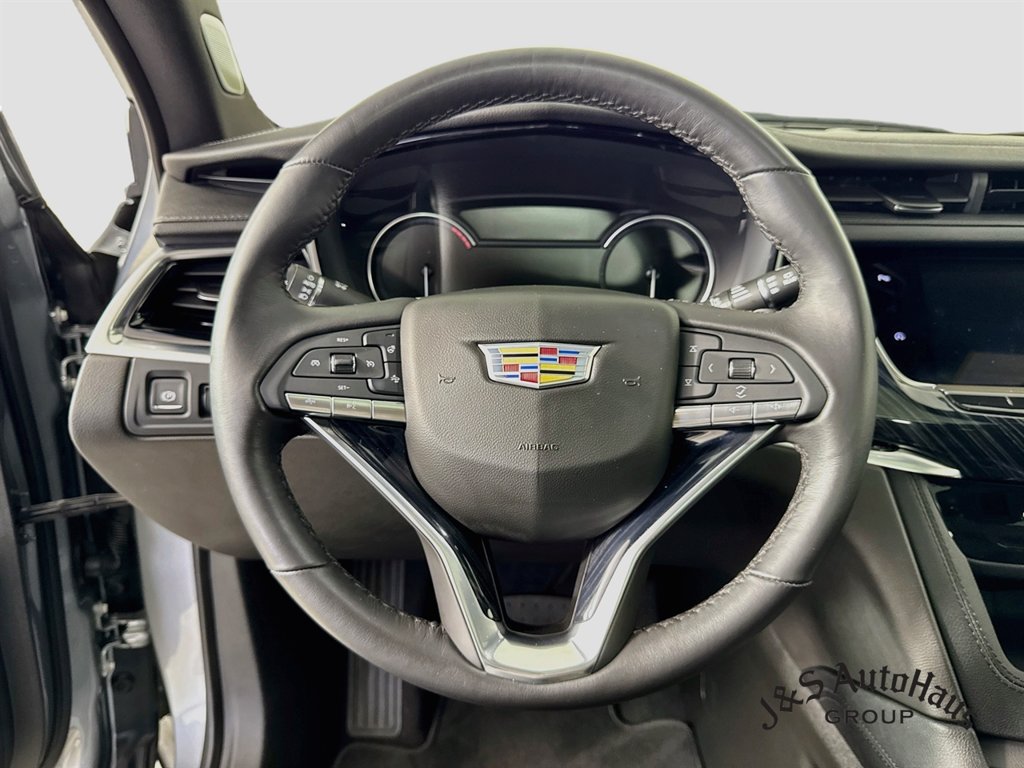 Used 2025 Cadillac XT6 Premium Luxury AWD/4WD image 12