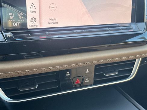 New 2026 Volkswagen Atlas Cross Sport SE image 18