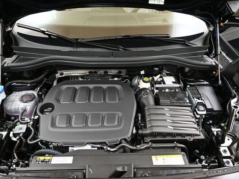 New 2026 Volkswagen Tiguan SE R-Line image 10