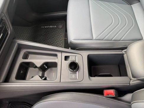 New 2026 Volkswagen Tiguan SE R-Line AWD/4WD image 38