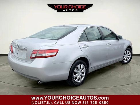Used 2010 Toyota Camry LE FWD image 6