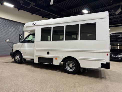 Used 2019 Chevrolet Express 3500 w/ School Bus Package image 7