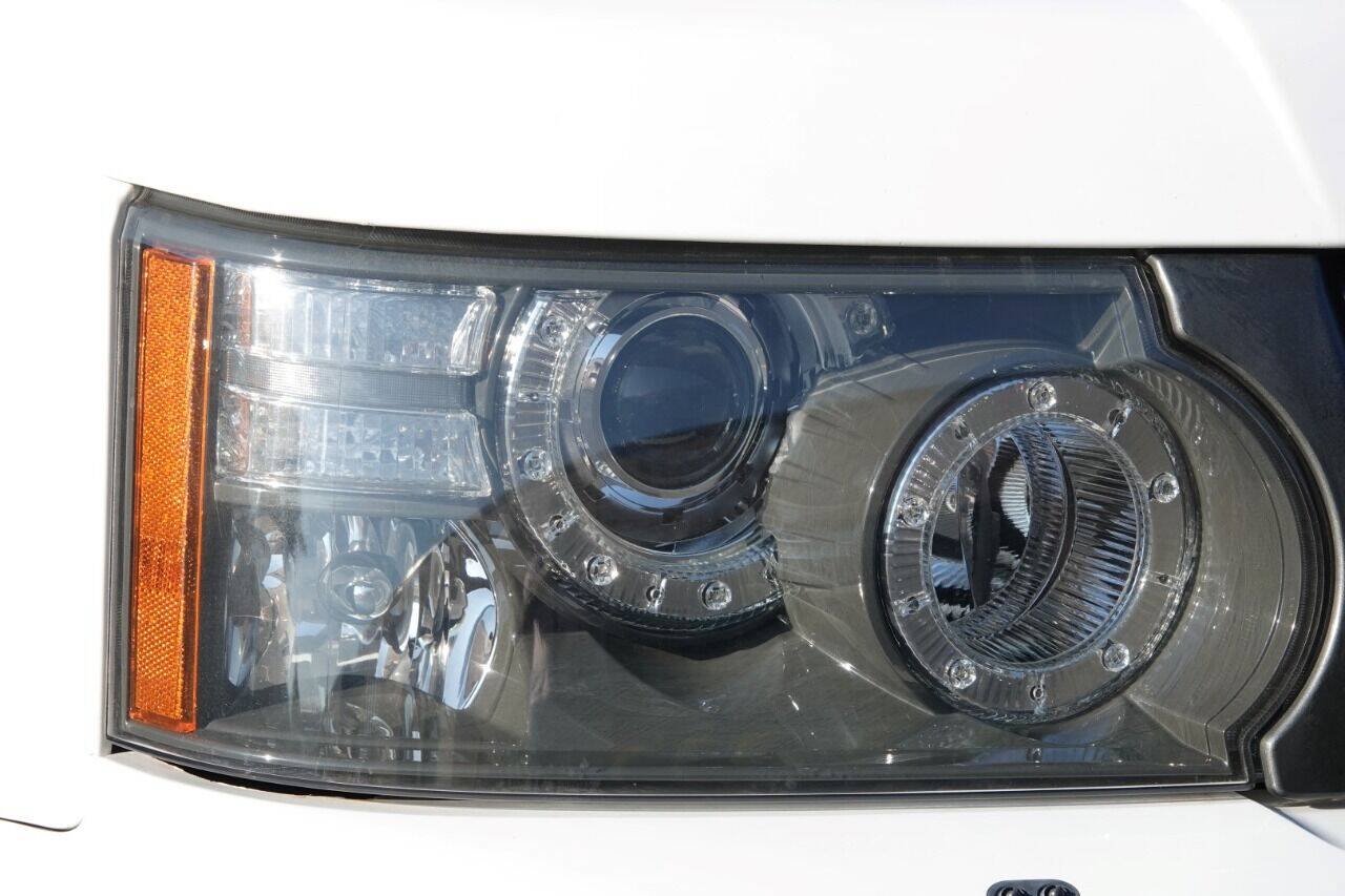 Used 2011 Land Rover Range Rover Sport Supercharged AWD/4WD image 40