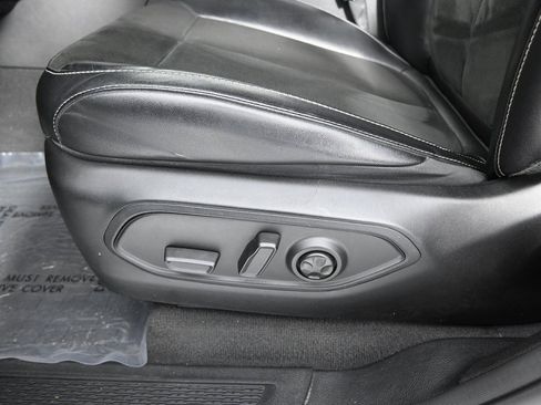 Used 2022 Jeep Grand Cherokee L Laredo image 22