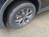 Used 2022 Volkswagen Tiguan SE image 2