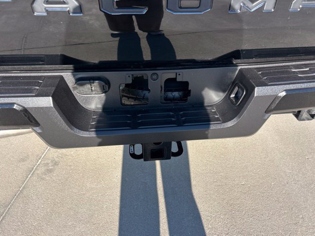 Used 2024 Toyota Tacoma SR5 AWD/4WD image 10