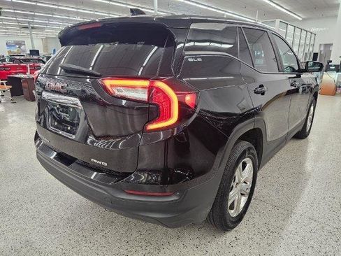 Used 2022 GMC Terrain SLE image 4