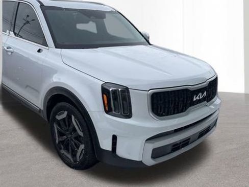 Used 2023 Kia Telluride EX image 8
