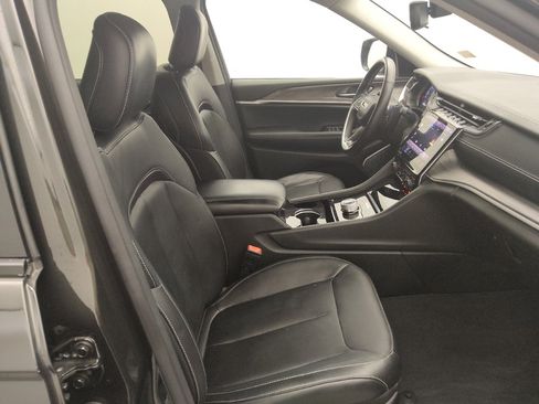 Used 2022 Jeep Grand Cherokee L Limited RWD image 21