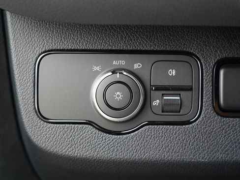 Used 2023 Mercedes-Benz Sprinter 3500 image 42