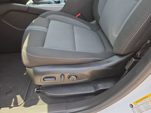 Used 2025 Chevrolet Blazer LT FWD image 14