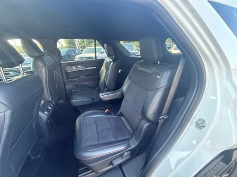 Certified 2025 Ford Explorer ST AWD/4WD image 14