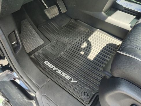 Used 2025 Honda Odyssey Elite image 14