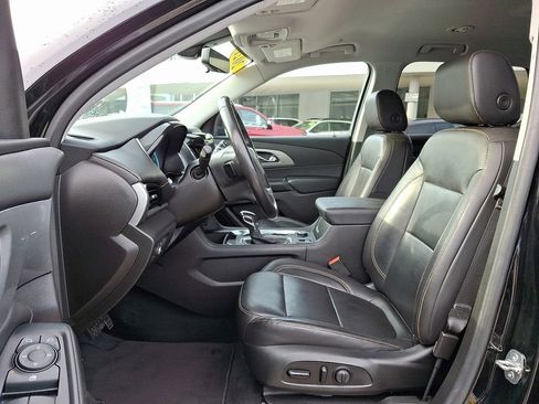 Used 2021 Chevrolet Traverse RS image 15