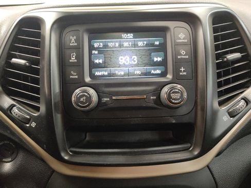 Used 2018 Jeep Cherokee Latitude image 25