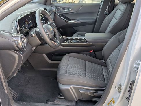 New 2026 Chevrolet Equinox LT image 18