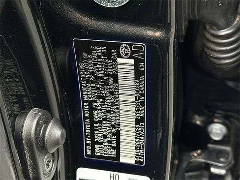 Used 2018 Toyota Corolla SE image 32