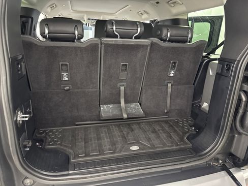 Used 2023 Land Rover Defender 130 S image 26