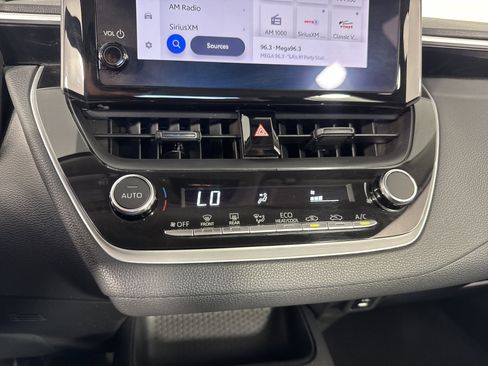 Used 2024 Toyota Corolla LE FWD image 31