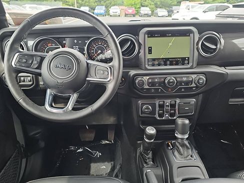 Used 2022 Jeep Wrangler Unlimited Sahara AWD/4WD image 13