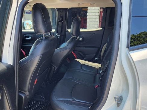 Used 2016 Jeep Renegade Trailhawk w/ Premium Trailhawk Package image 13