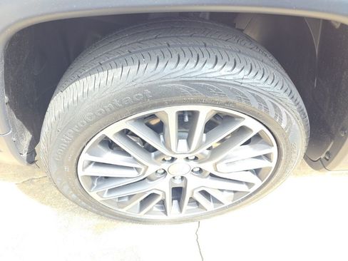 Used 2023 Jeep Compass Limited w/ Elite Group image 2