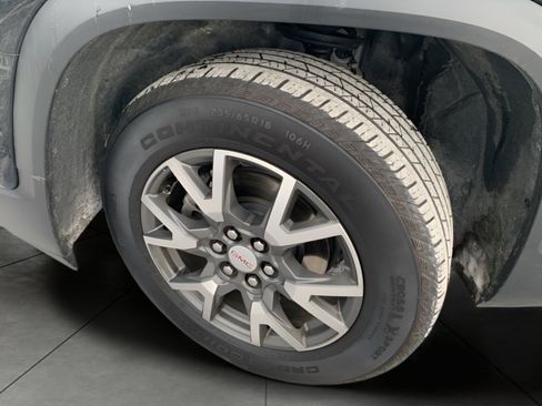 Used 2023 GMC Acadia SLE w/ Driver Convenience Package image 39