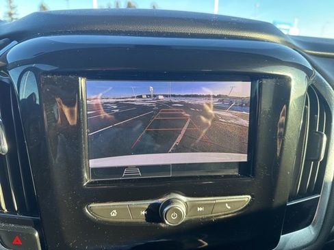 Used 2021 Chevrolet Traverse LS image 24