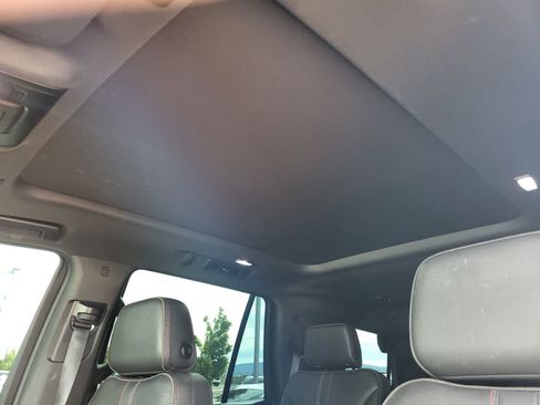 Used 2022 Chevrolet Tahoe RST w/ Luxury Package AWD/4WD image 16