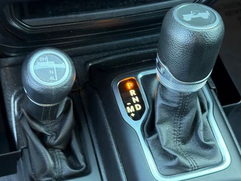 Used 2021 Jeep Wrangler Unlimited Sport image 23