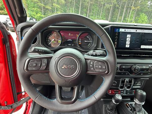 Used 2025 Jeep Wrangler Unlimited Rubicon 4xe AWD/4WD image 26