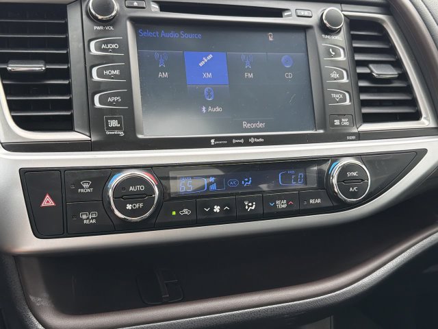 Used 2019 Toyota Highlander Limited Platinum AWD/4WD image 21