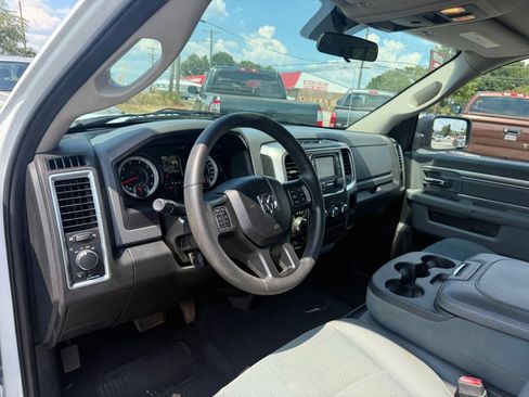 Used 2019 RAM 1500 Classic SLT AWD/4WD image 10