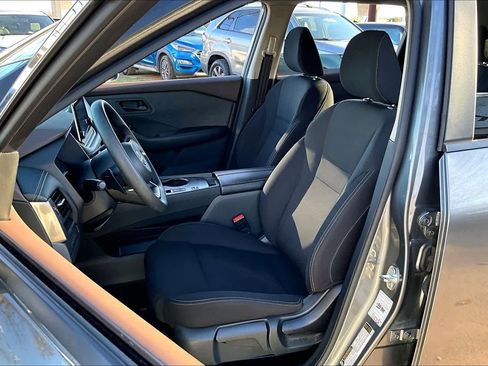 Used 2023 Nissan Rogue S image 7