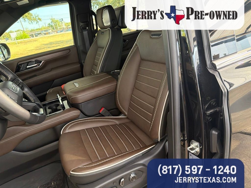 Used 2026 GMC Yukon Denali Ultimate AWD/4WD image 10