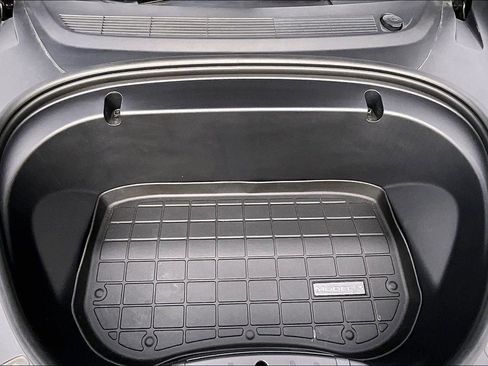 Used 2020 Tesla Model 3 Performance image 10