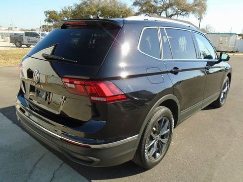 Used 2022 Volkswagen Tiguan SE image 6
