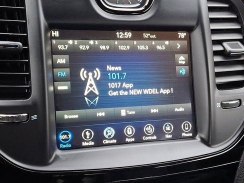 Used 2019 Chrysler 300 S w/ 300S Alloy Package image 15