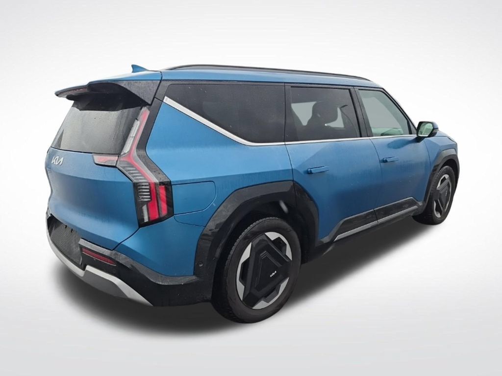 Used 2024 Kia EV9 Land AWD/4WD image 4