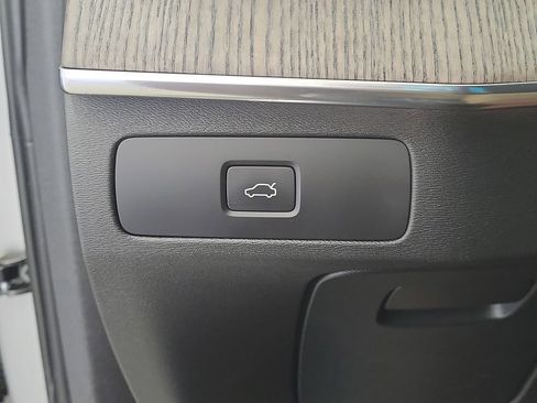 Used 2023 Volvo XC90 B6 Ultimate w/ Lounge Package AWD/4WD image 33