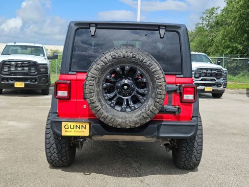 Used 2020 Jeep Wrangler Sport AWD/4WD image 4
