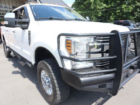 Used 2019 Ford F250 Lariat w/ Chrome Package AWD/4WD image 3