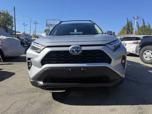 Used 2022 Toyota RAV4 XLE Premium AWD/4WD image 2